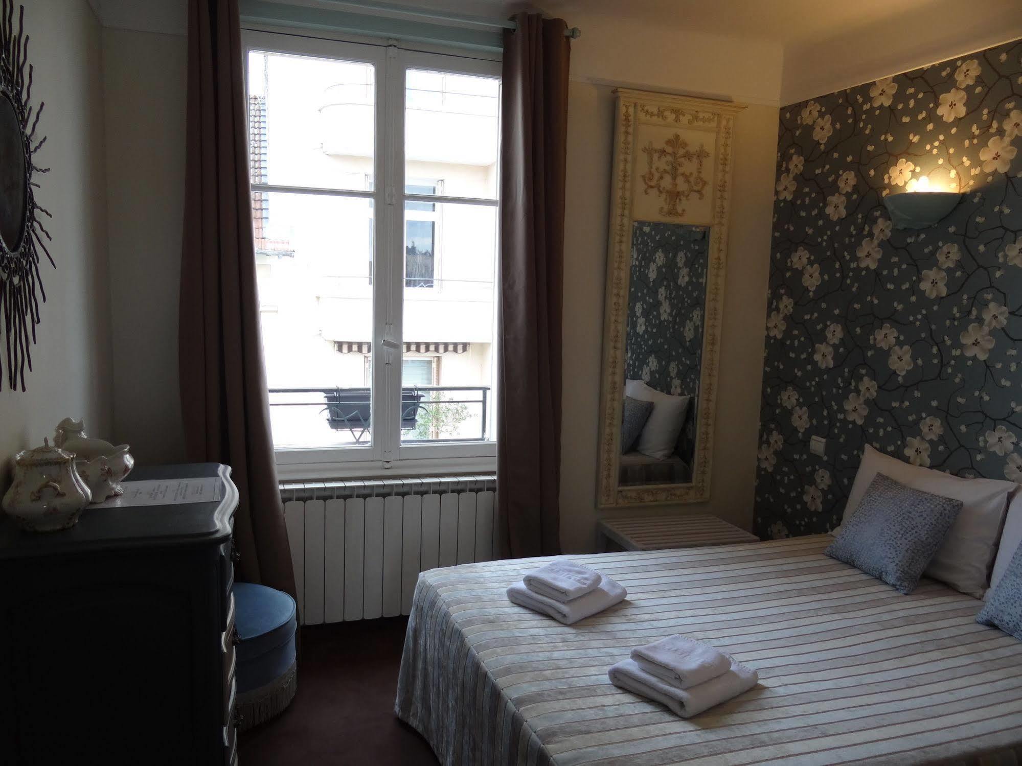 Hotel California Vichy Buitenkant foto