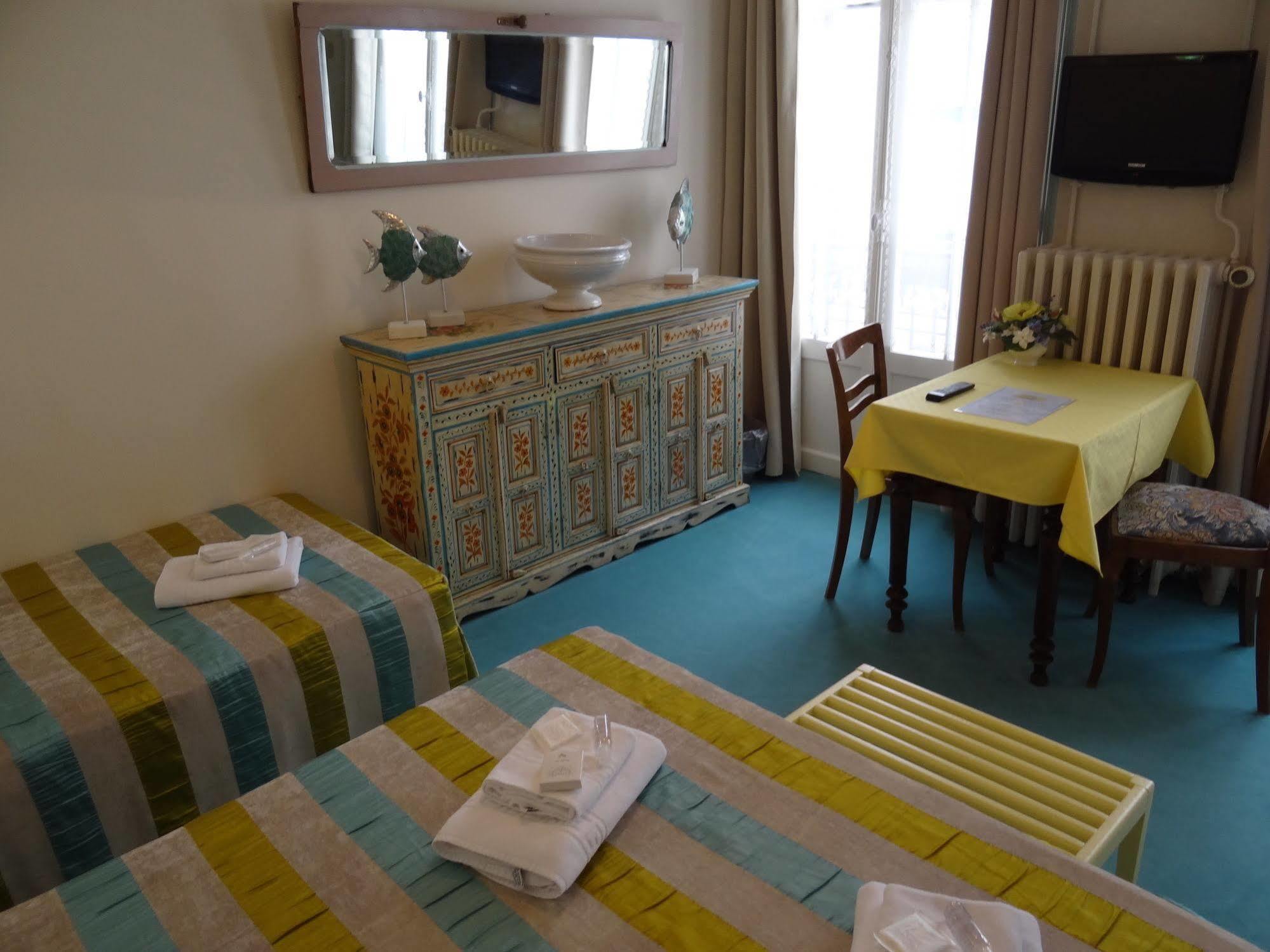 Hotel California Vichy Buitenkant foto